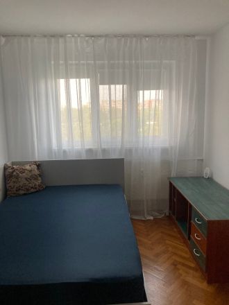Ofer vanzare apartament trei camere Drumul Taberei Favori