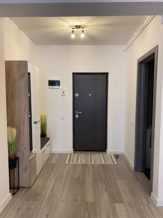 Închiriez apartament 