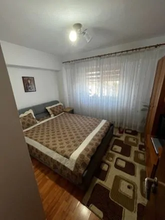 Vand apartament 2 camere
