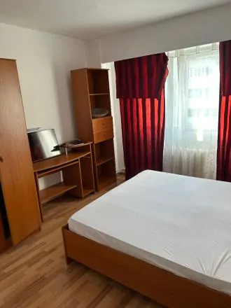 Dau in chirie apart. 2 cam. decomandat